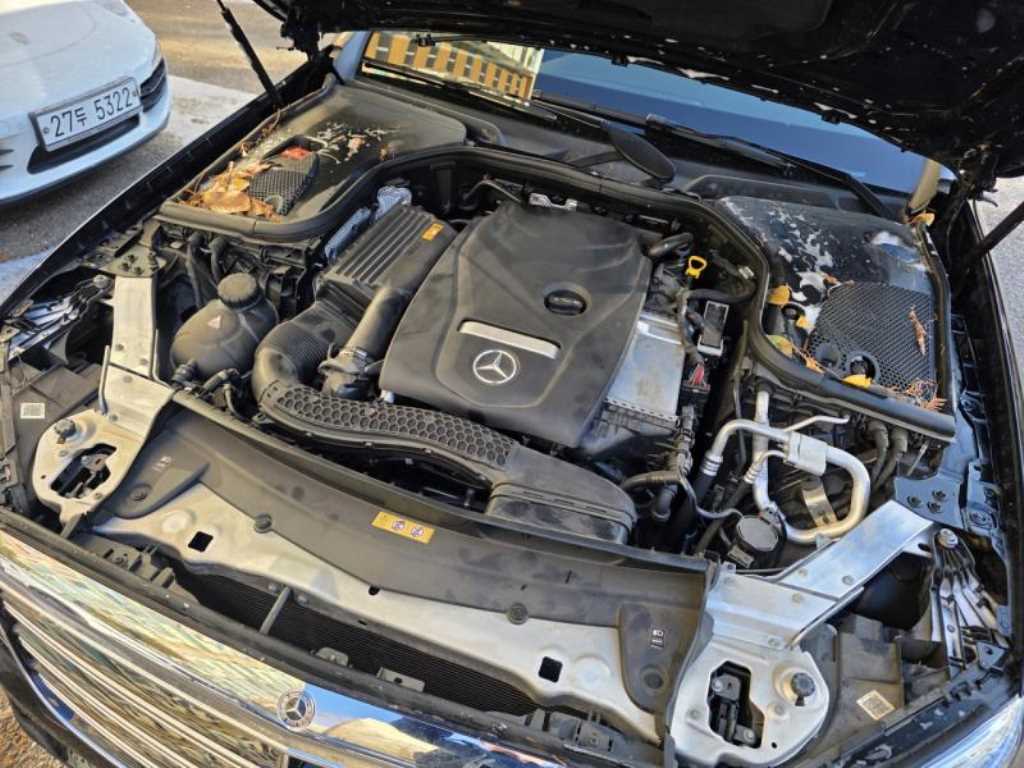 Mercedes Benz E class 2018 Negro - Importación desde Corea - HF Imports Iquique - Foto 20