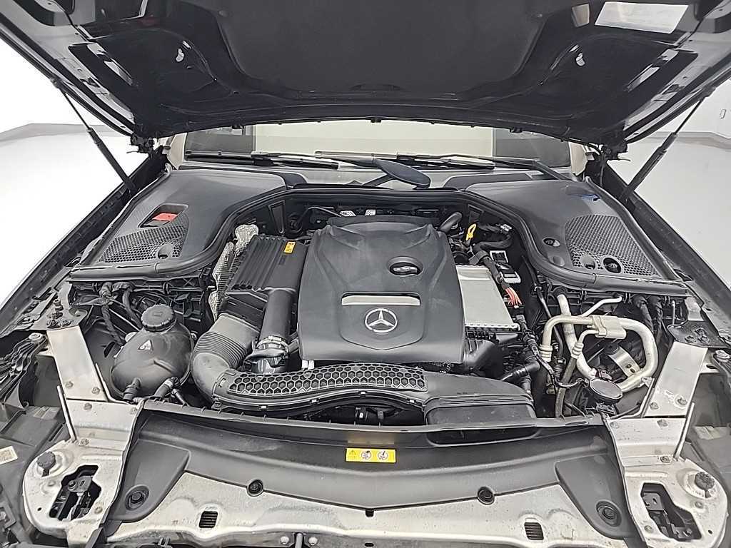 Mercedes Benz E class - Vista 5
