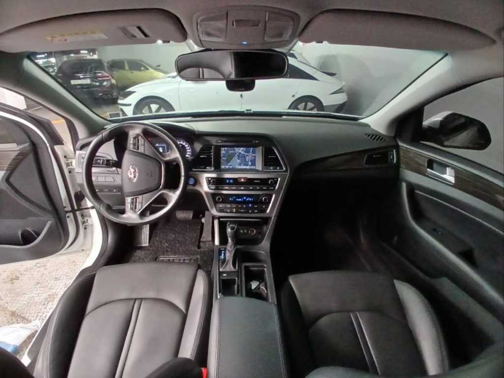 HYUNDAI Sonata - Vista 6