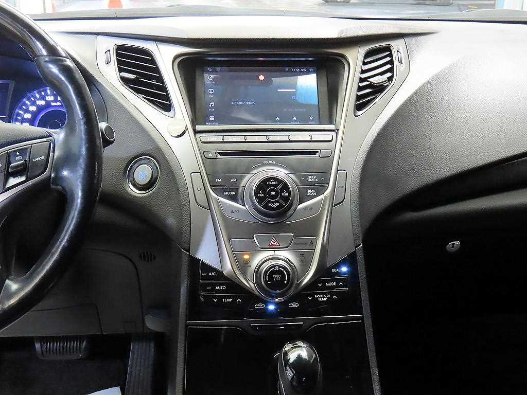 HYUNDAI Grandeur - Vista 11