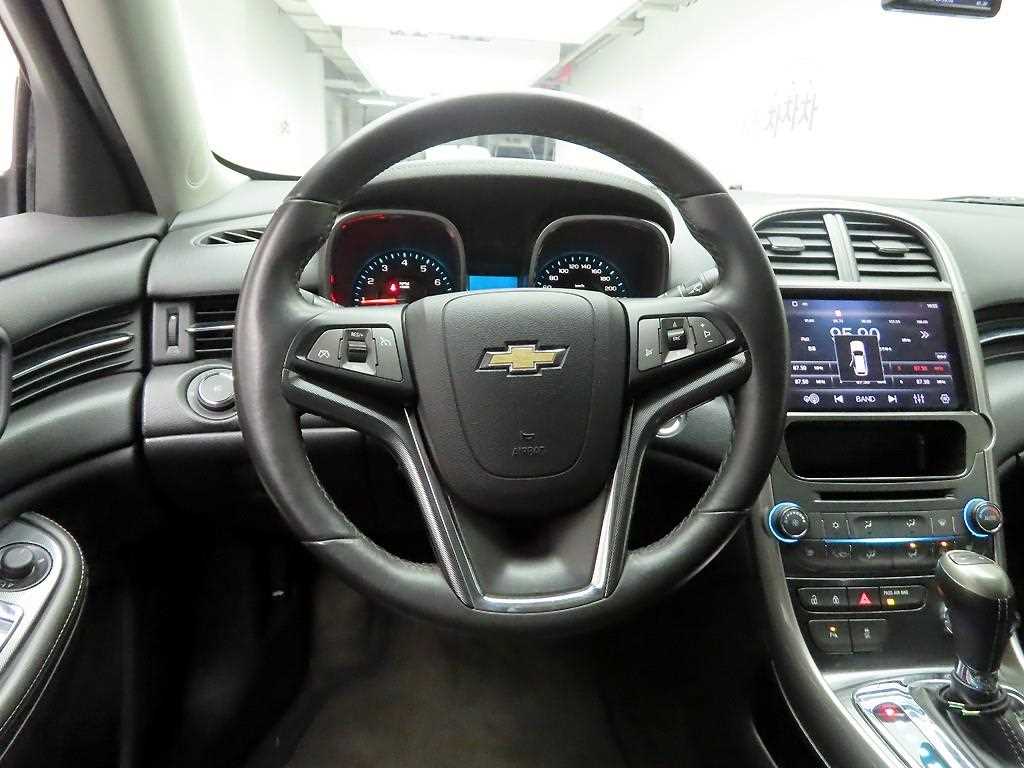 Chevrolet Malibu - Vista 8