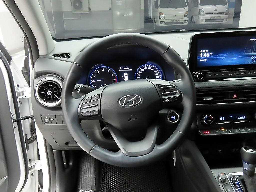 HYUNDAI Kona - Vista 7