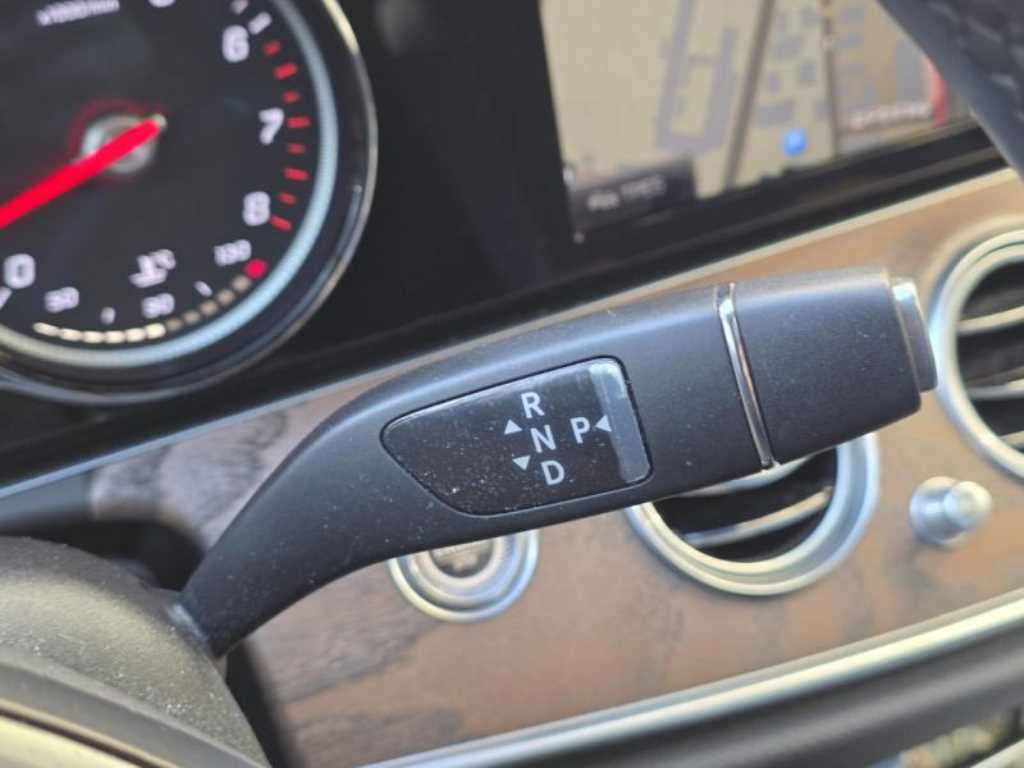 Mercedes Benz E class - Vista 10