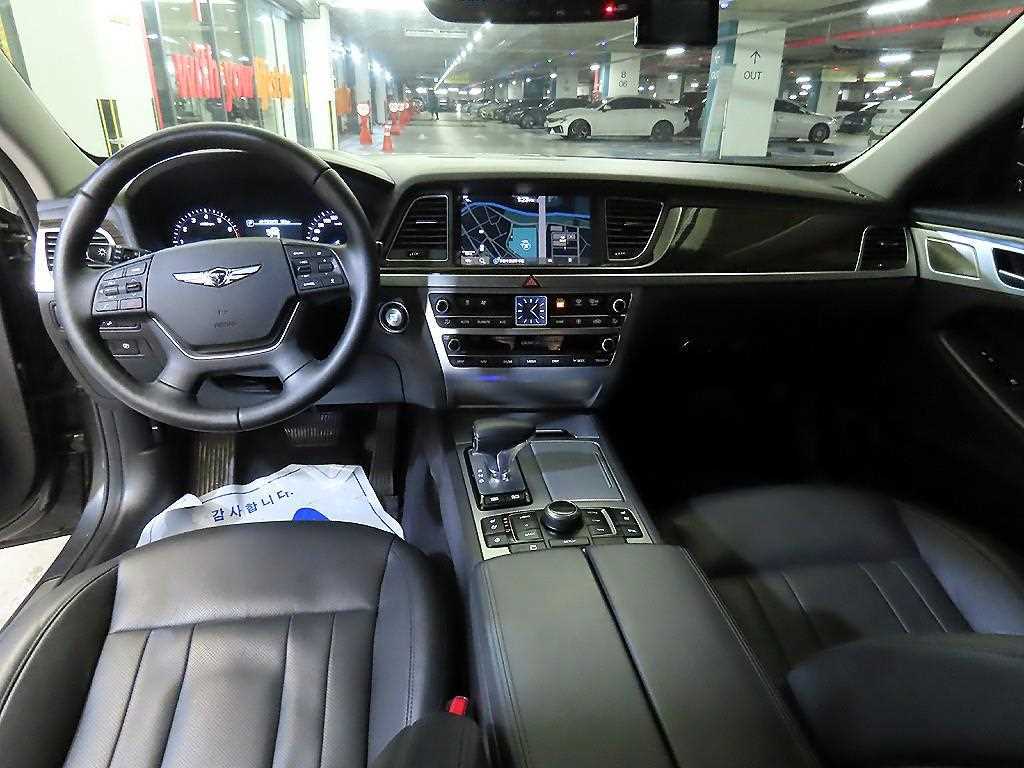 Genesis G80 - Vista 10