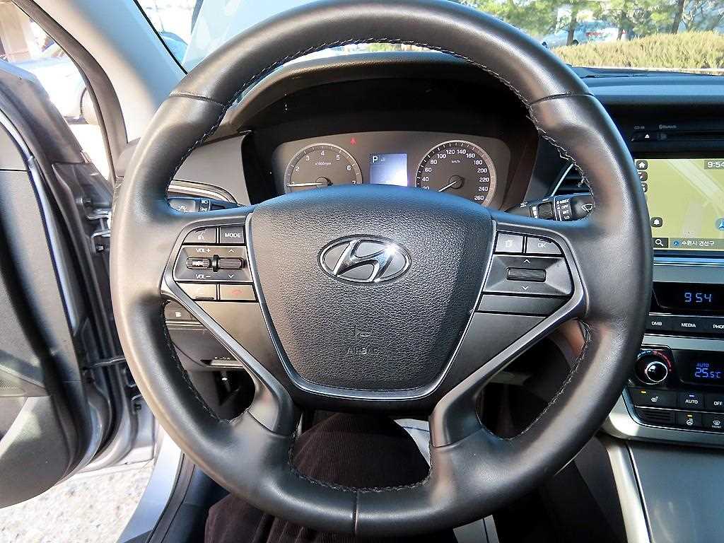 HYUNDAI Sonata - Vista 8
