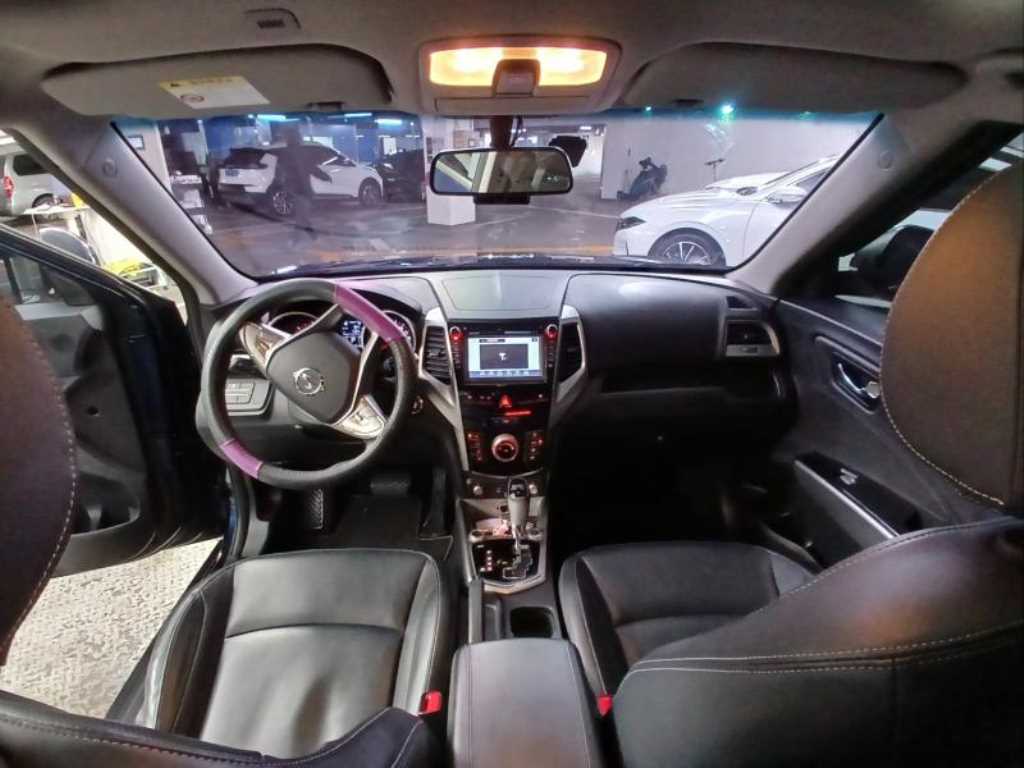Ssangyong Tivoli - Vista 6