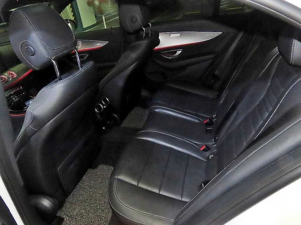 Mercedes Benz E class - Vista 7