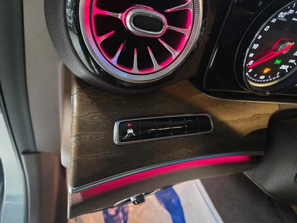 Mercedes Benz E class - Vista 6