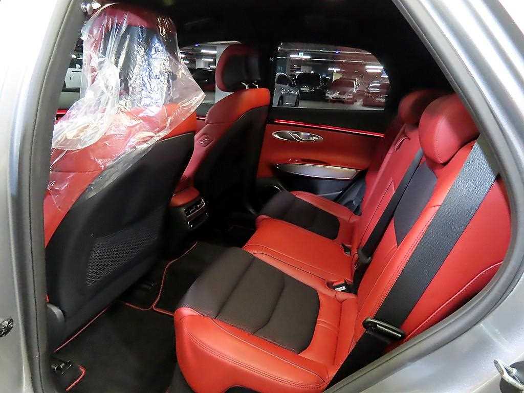 Genesis GV70 - Vista 7