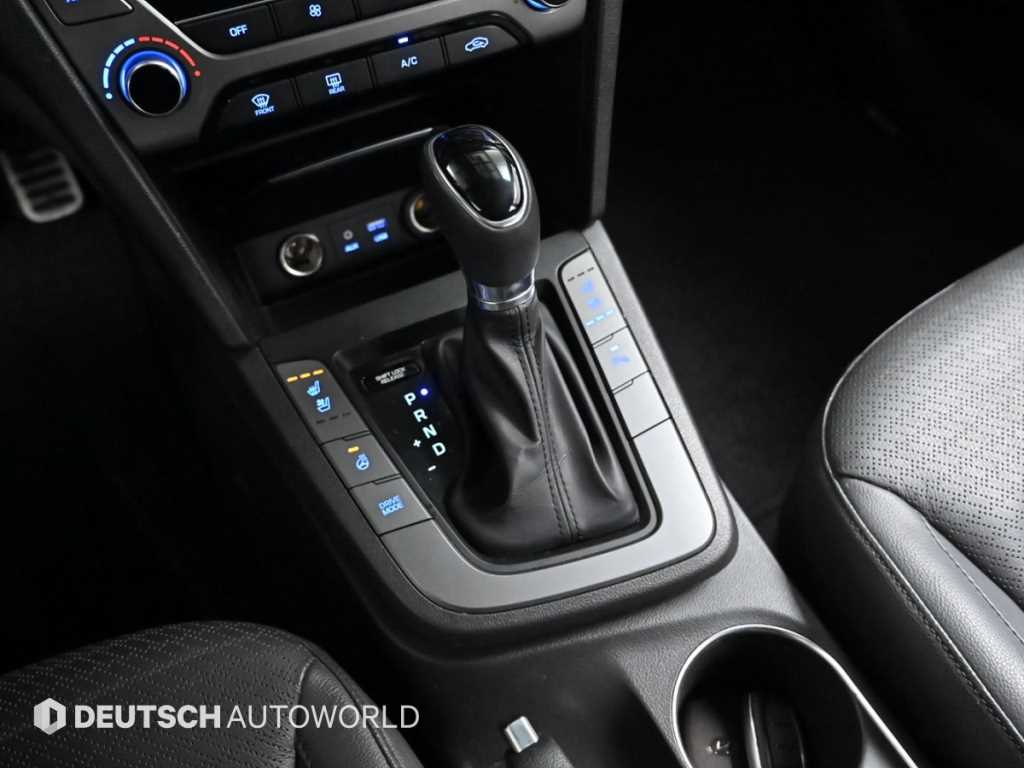 HYUNDAI Avante - Vista 9