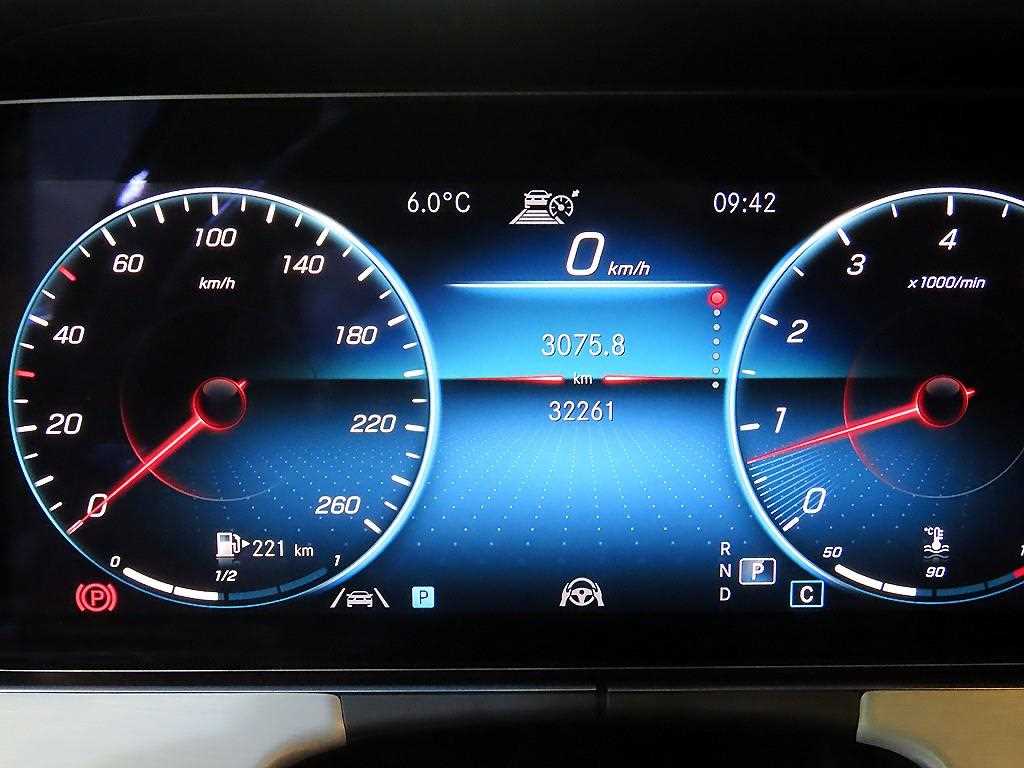 Mercedes Benz E class - Vista 9