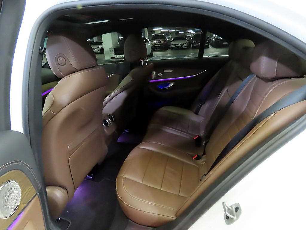 Mercedes Benz E class - Vista 7