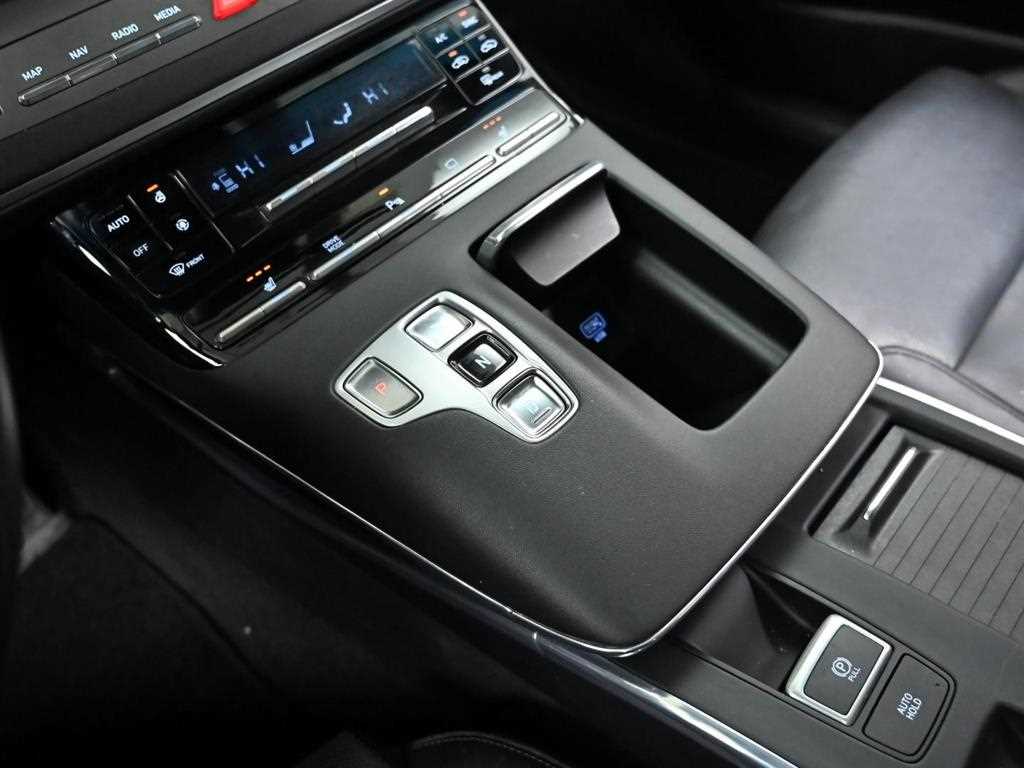 HYUNDAI Grandeur - Vista 9