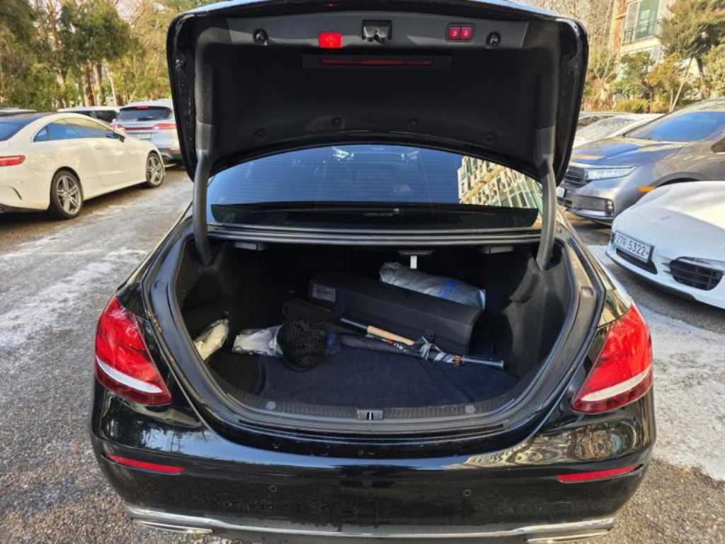 Mercedes Benz E class 2018 Negro - Importación desde Corea - HF Imports Iquique - Foto 18