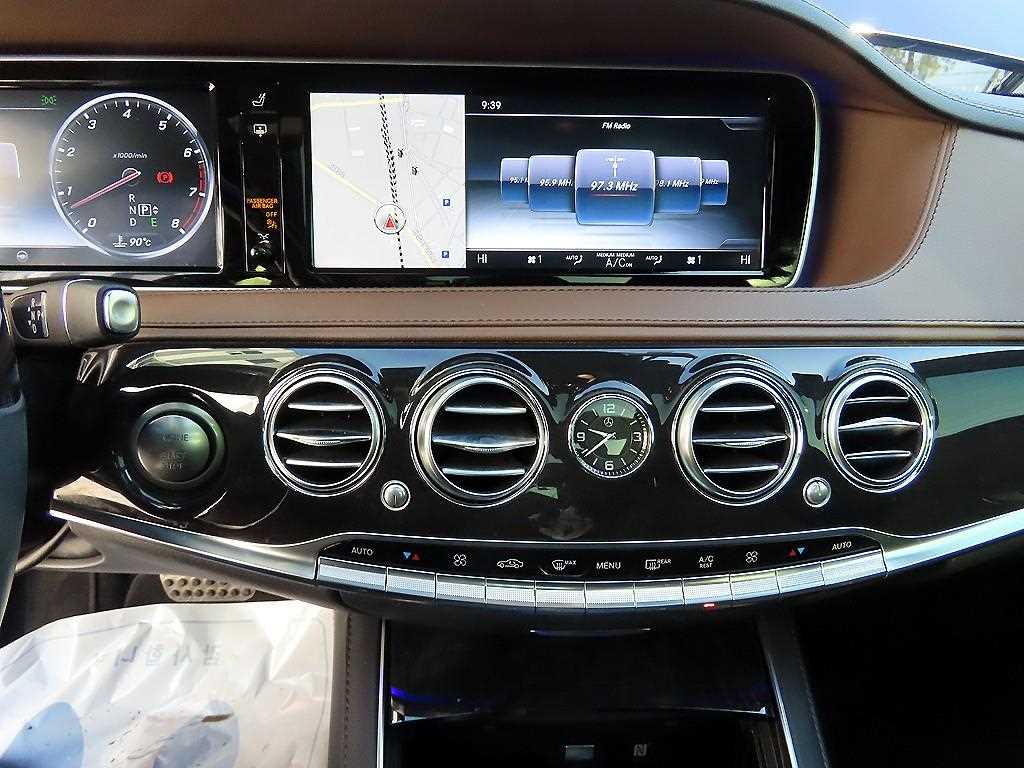 Mercedes Benz S Class - Vista 12