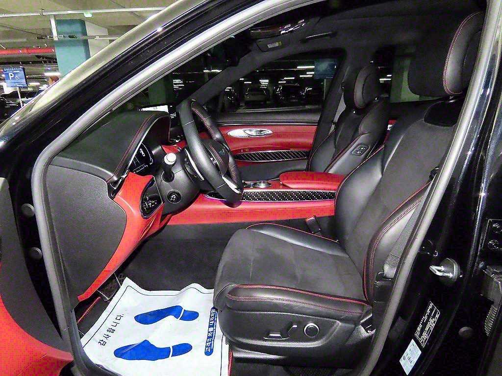 Genesis GV70 - Vista 6