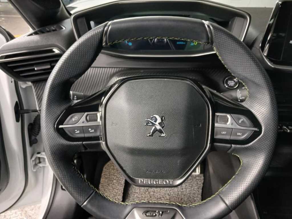 Peugeot 208 - Vista 11