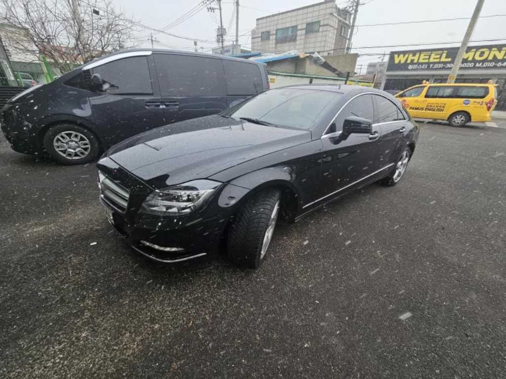 Mercedes Benz CLS Class 2013 Negro - Importación desde Corea - HF Imports Iquique - Foto 1