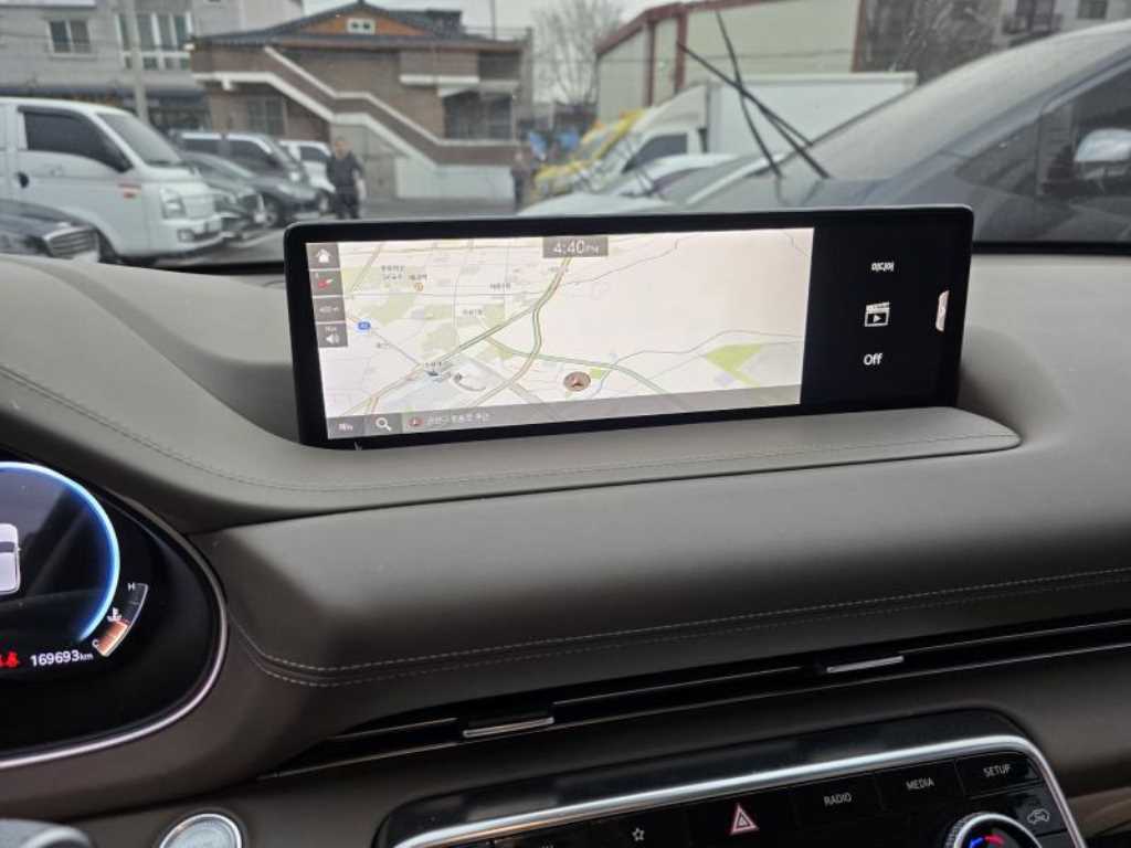 Genesis GV80 - Vista 6