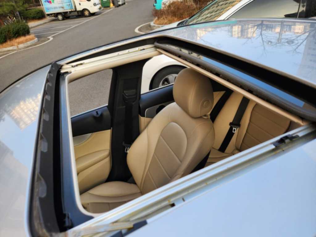 Mercedes Benz C Class - Vista 3