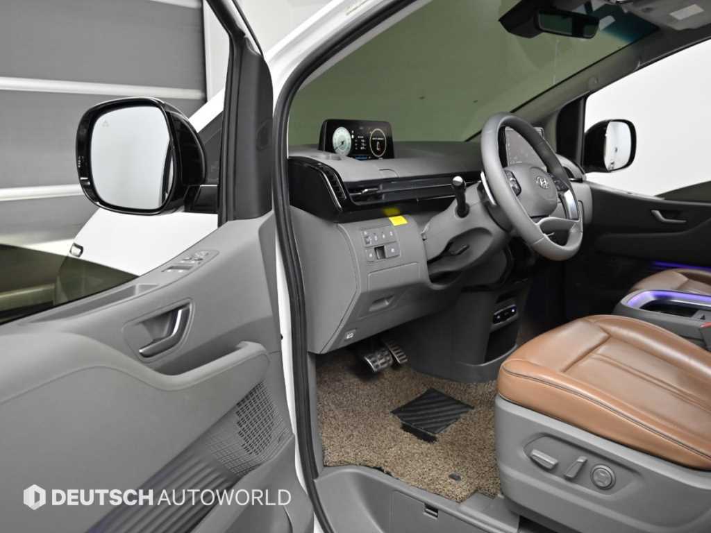 HYUNDAI Staria - Vista 11