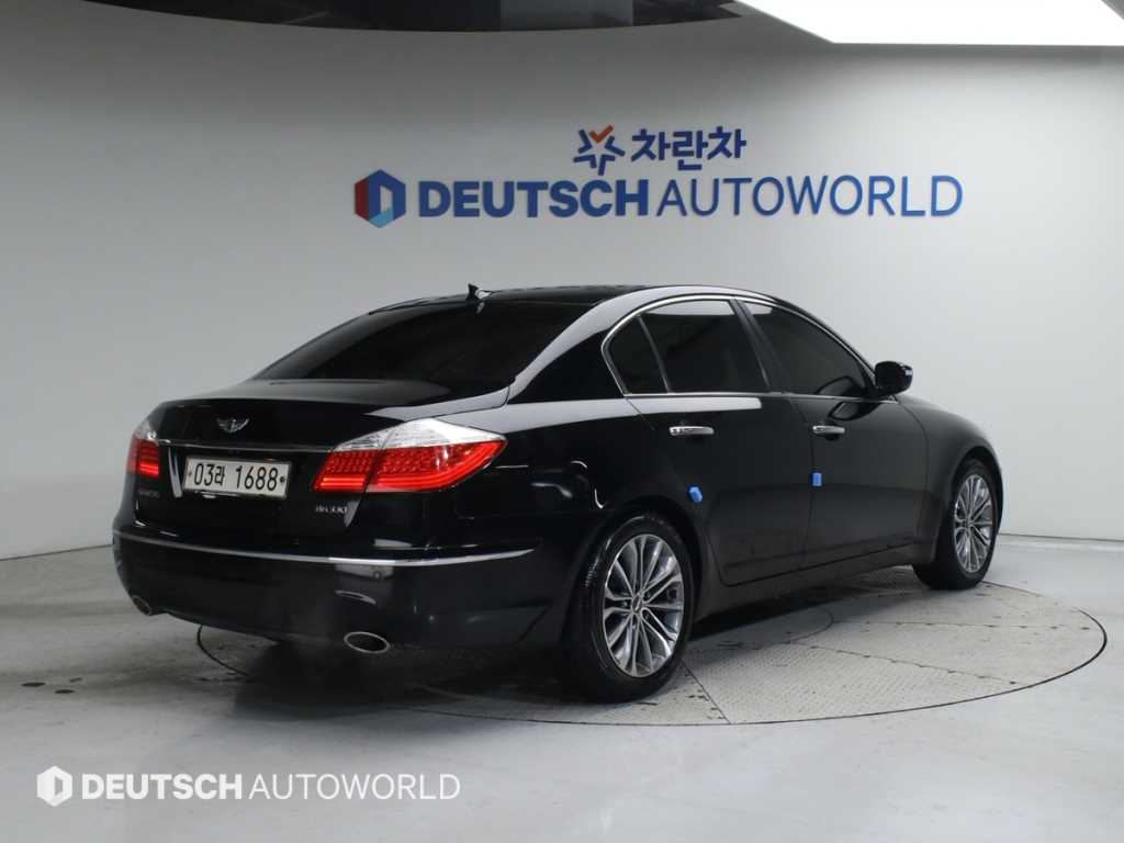 HYUNDAI Genesis - Vista 2