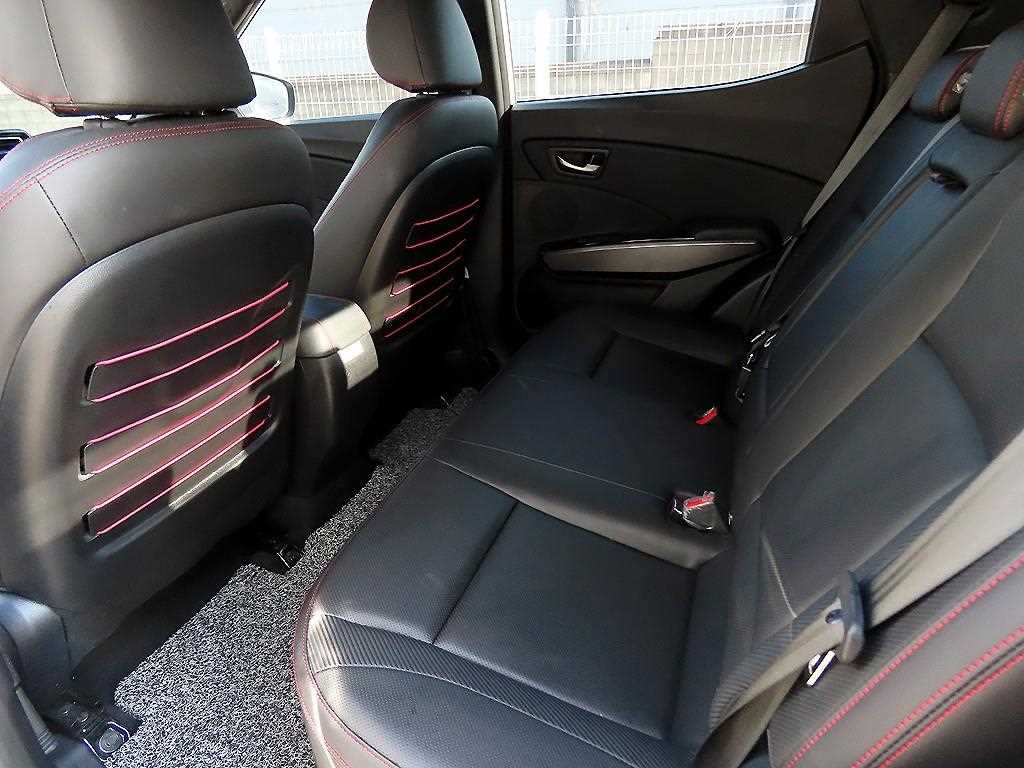 Ssangyong Tivoli - Vista 6