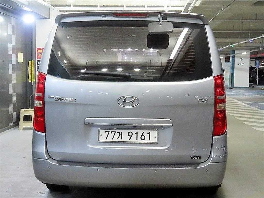 HYUNDAI Starex - Vista 5