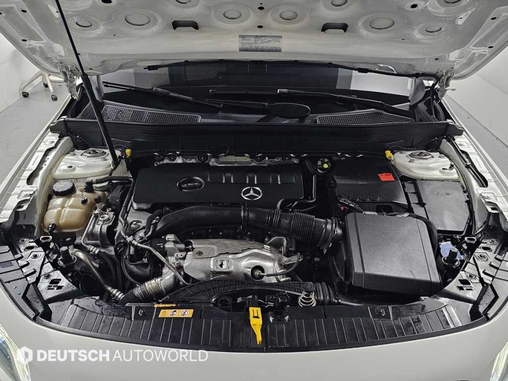 Mercedes Benz GLB Class - Vista 6