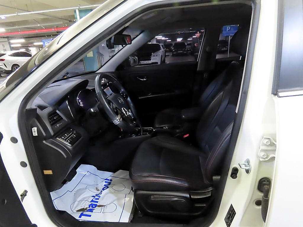 Ssangyong Tivoli - Vista 6