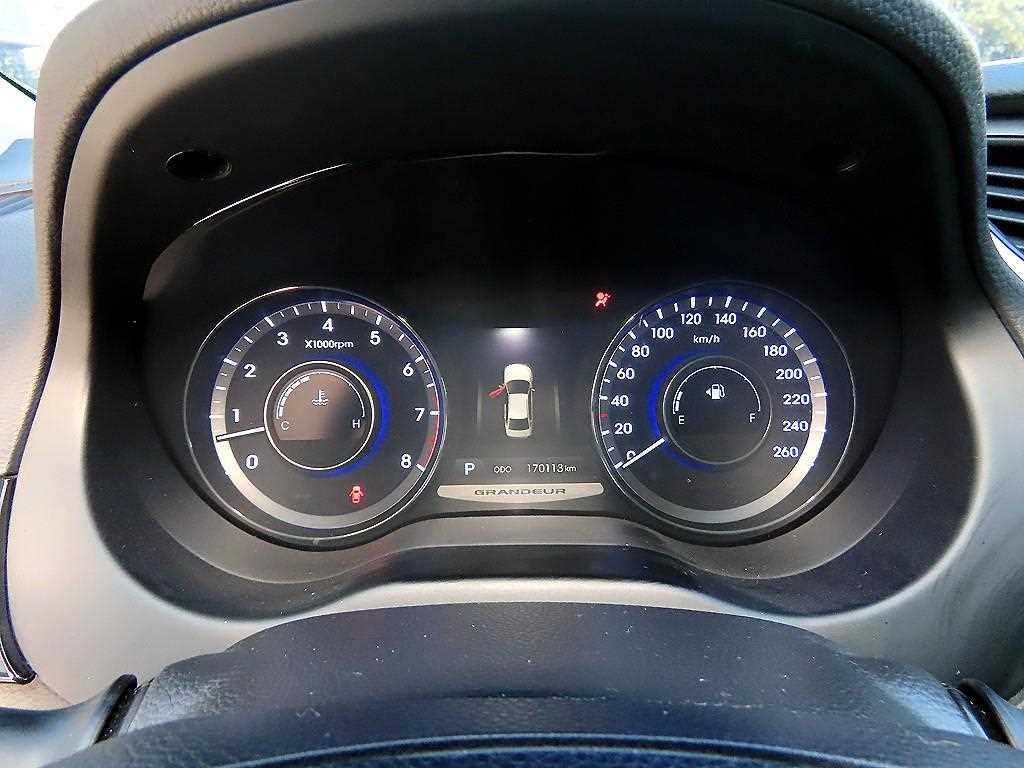 HYUNDAI Grandeur - Vista 9