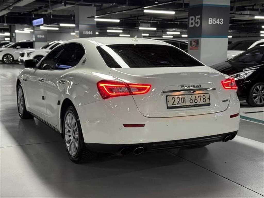 Maserati Ghibli - Vista 4