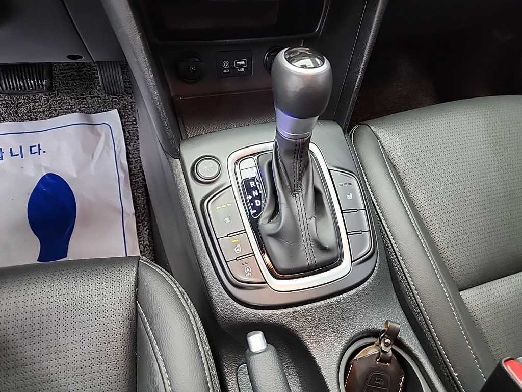 HYUNDAI Kona - Vista 8