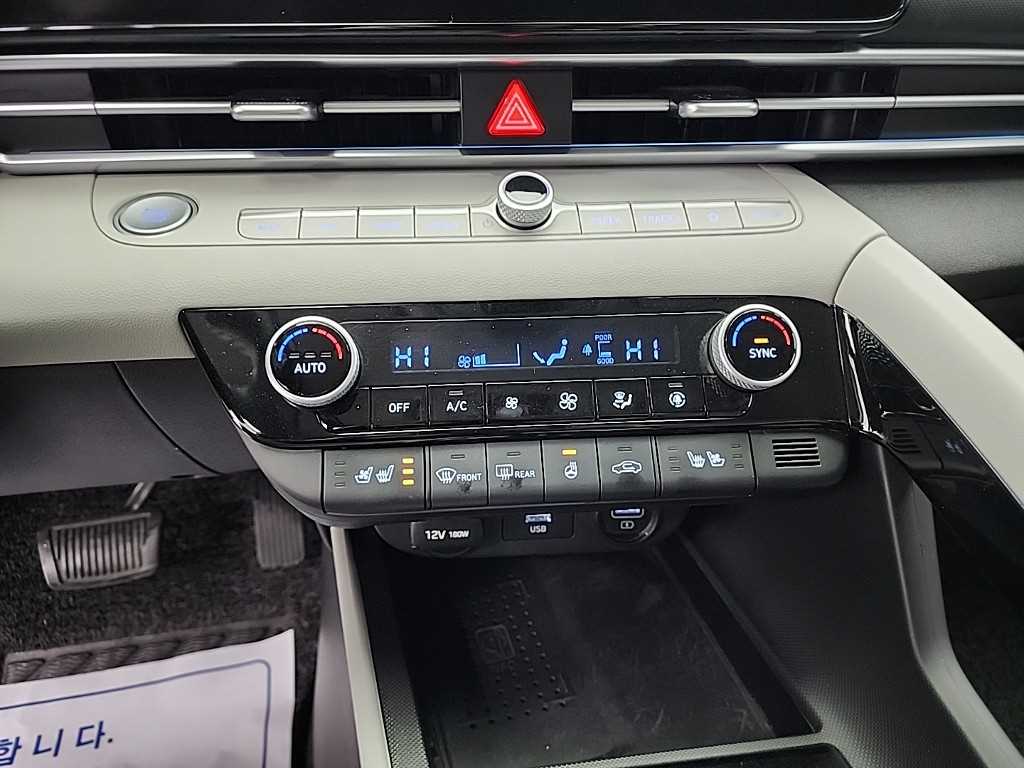 HYUNDAI Avante - Vista 10