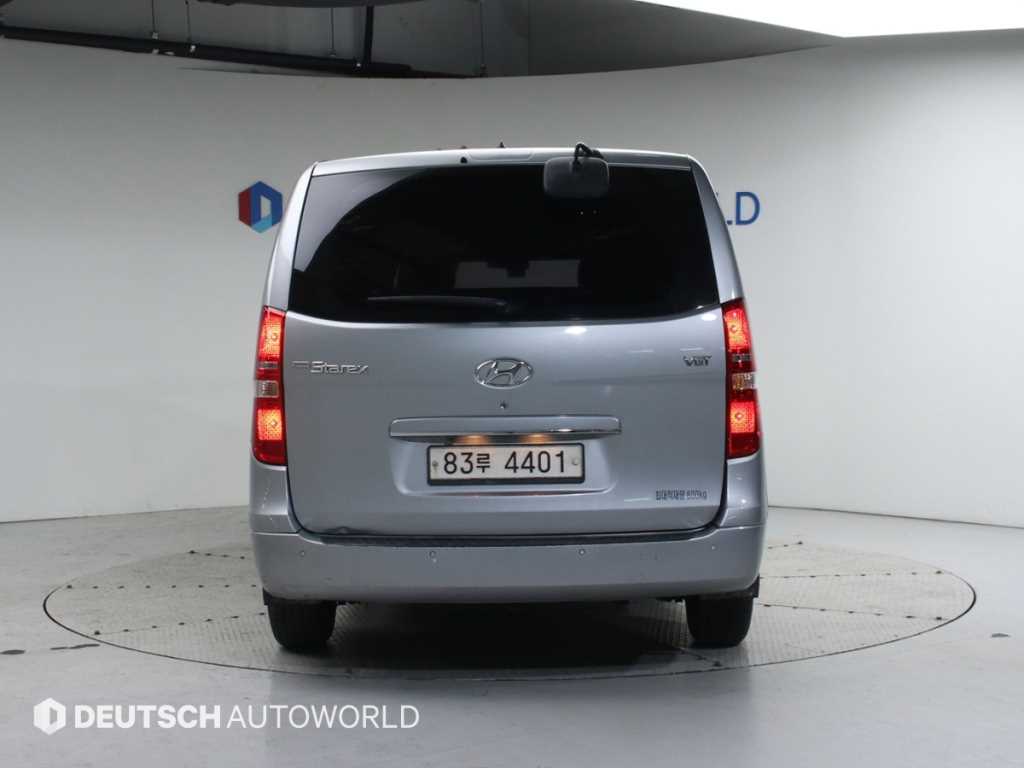 HYUNDAI Starex - Vista 4