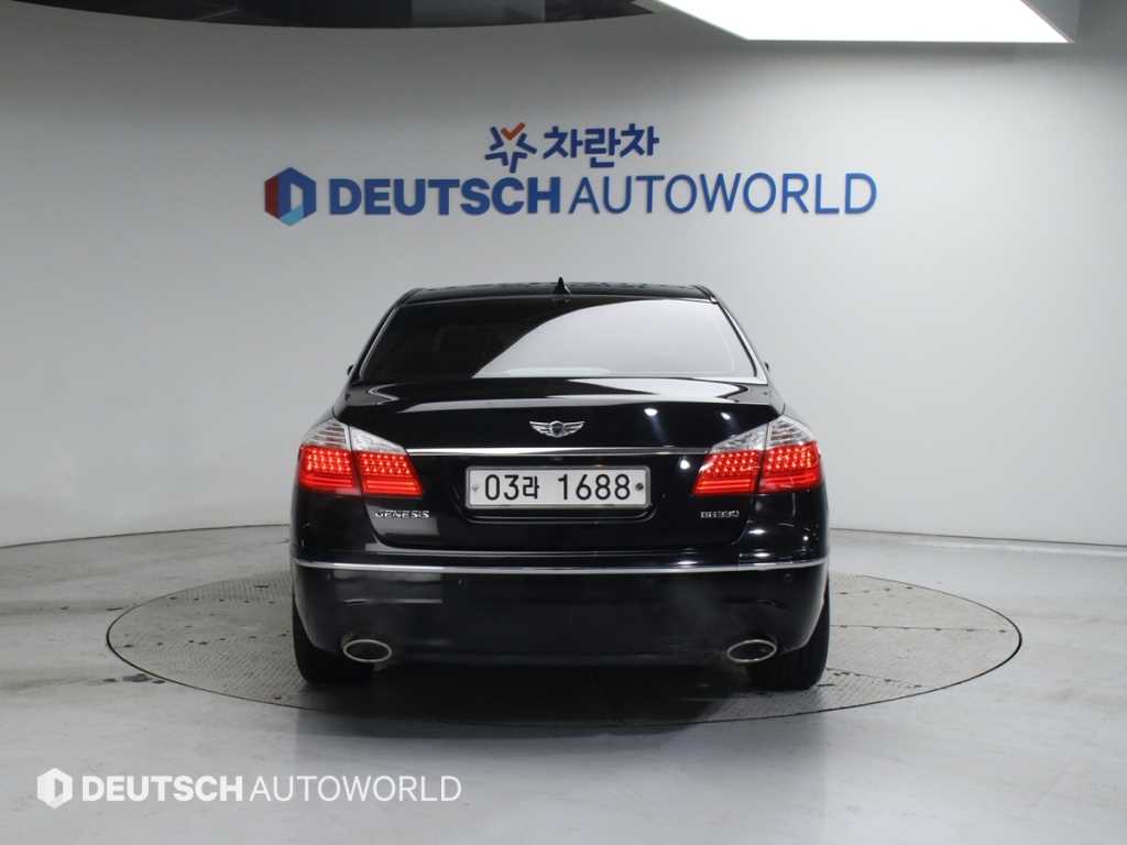 HYUNDAI Genesis - Vista 4