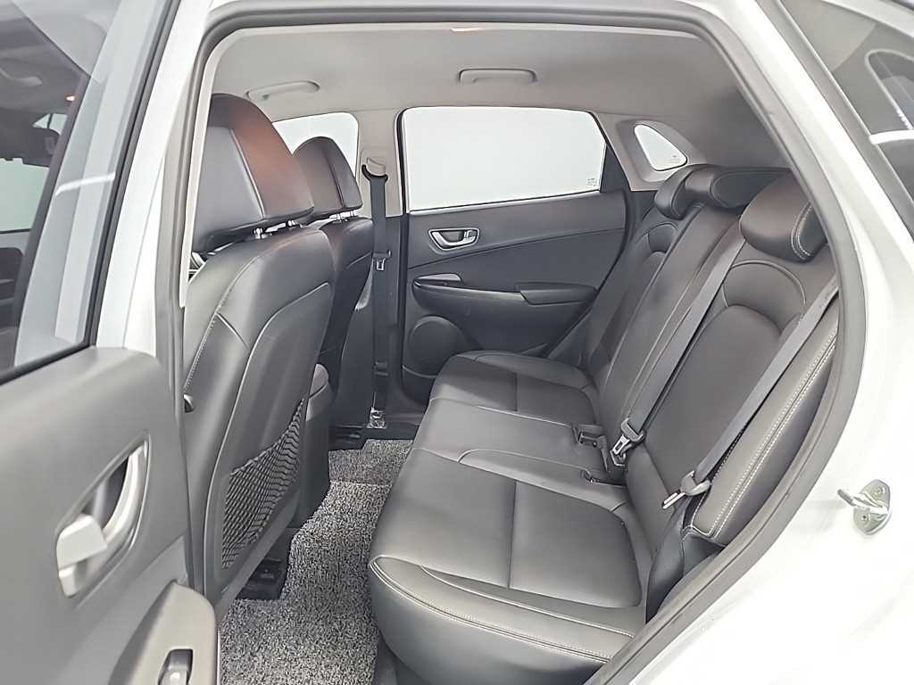 HYUNDAI Kona - Vista 12