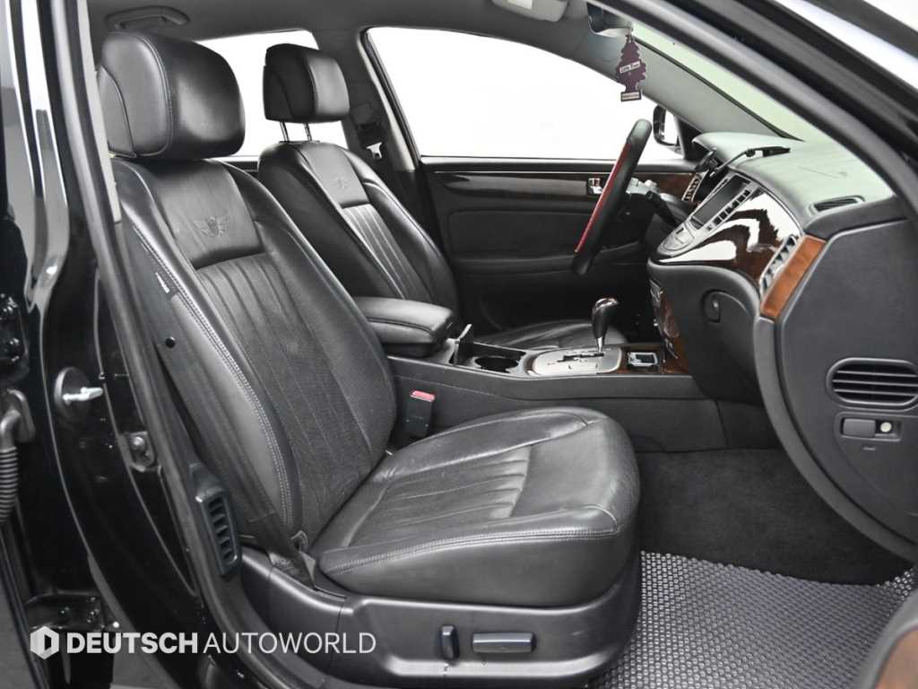 HYUNDAI Genesis - Vista 10