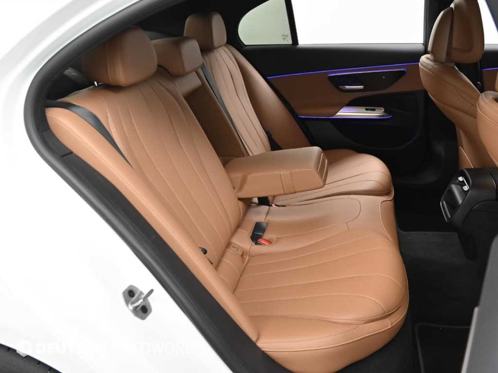 Mercedes Benz E class - Vista 12