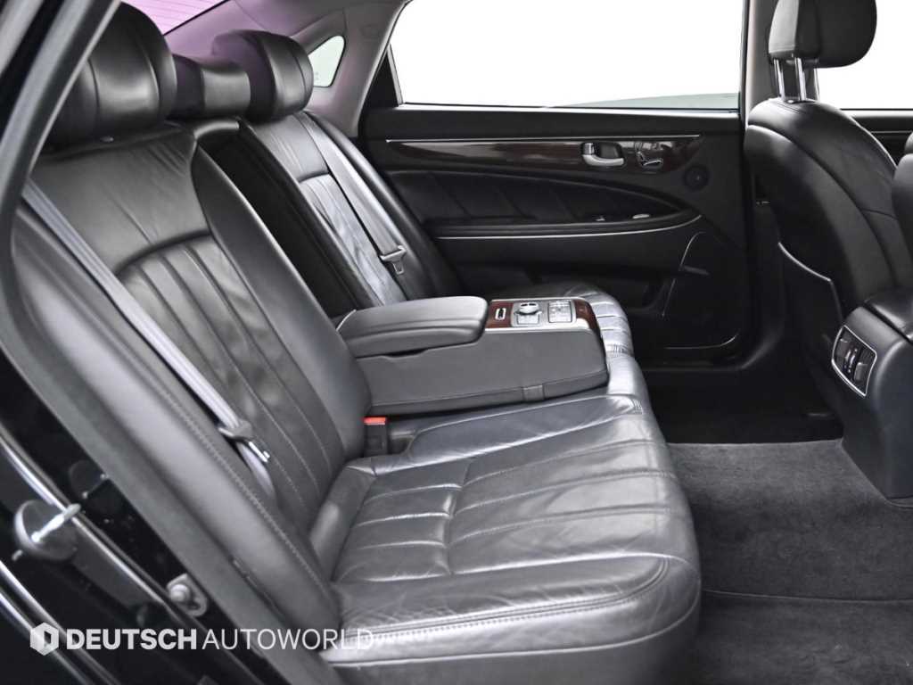 HYUNDAI Equus - Vista 12