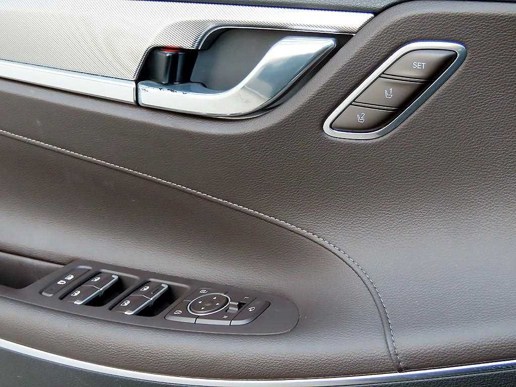 HYUNDAI Grandeur - Vista 11