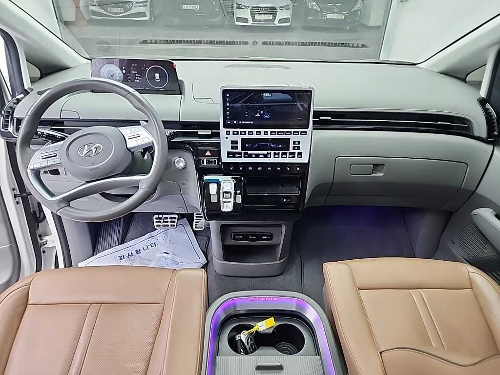 HYUNDAI Staria - Vista 7