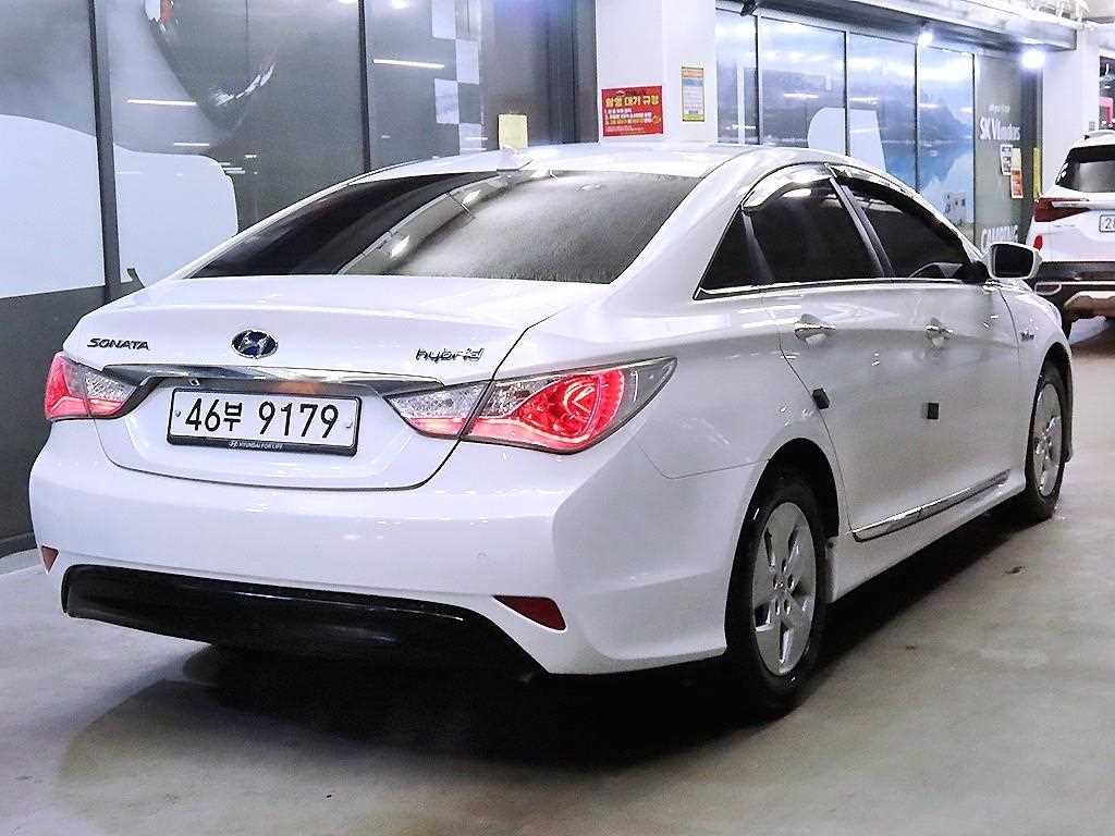 HYUNDAI Sonata - Vista 4