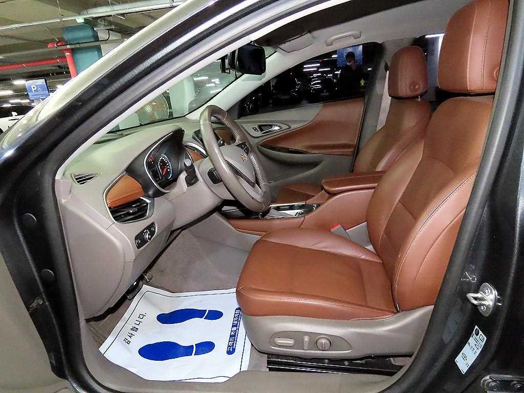 Chevrolet Malibu - Vista 6