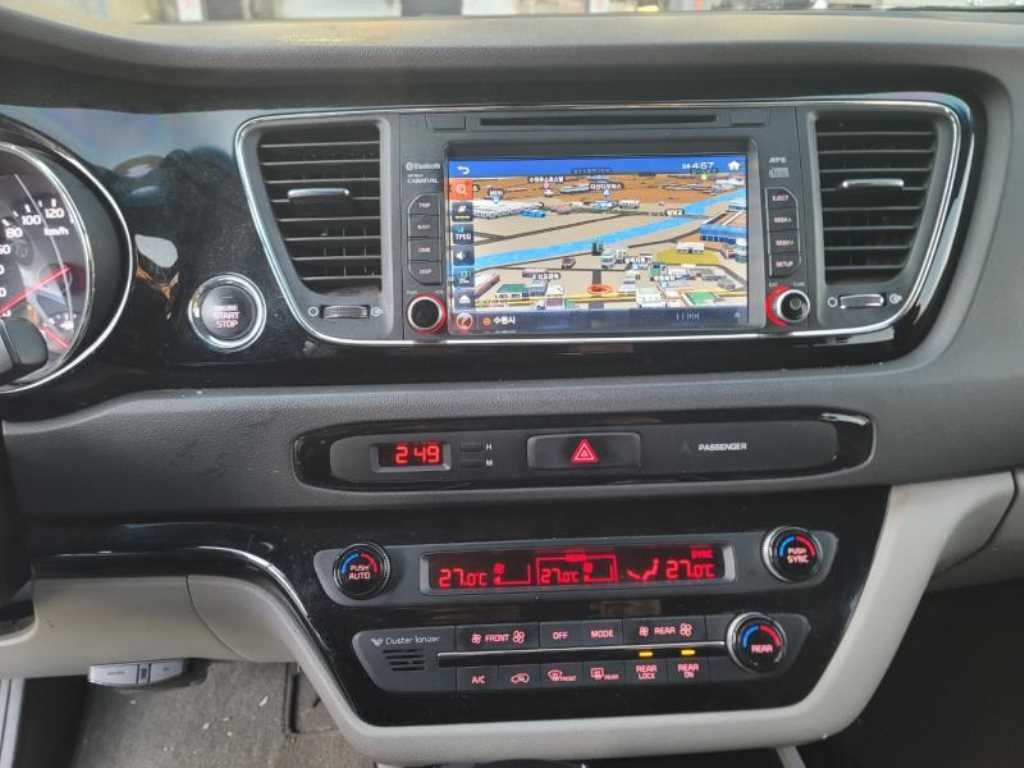 KIA Carnival - Vista 4