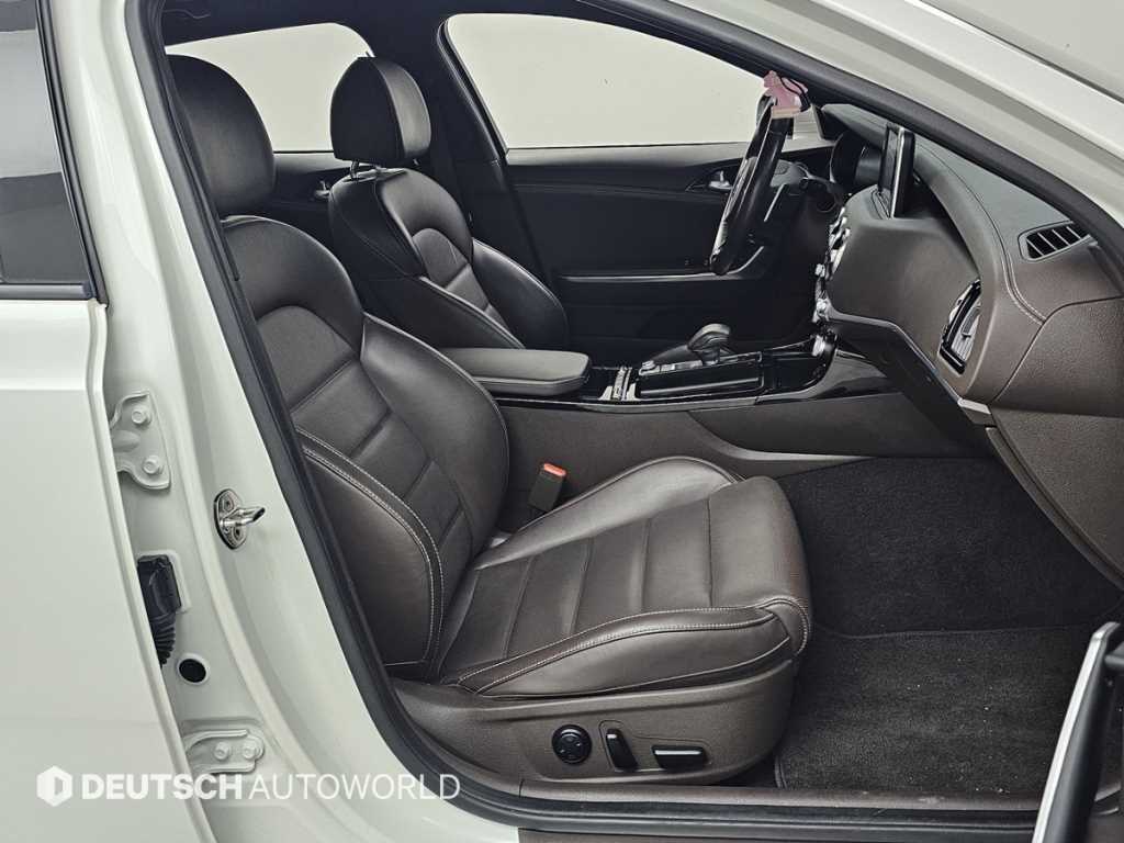 KIA Stinger - Vista 10