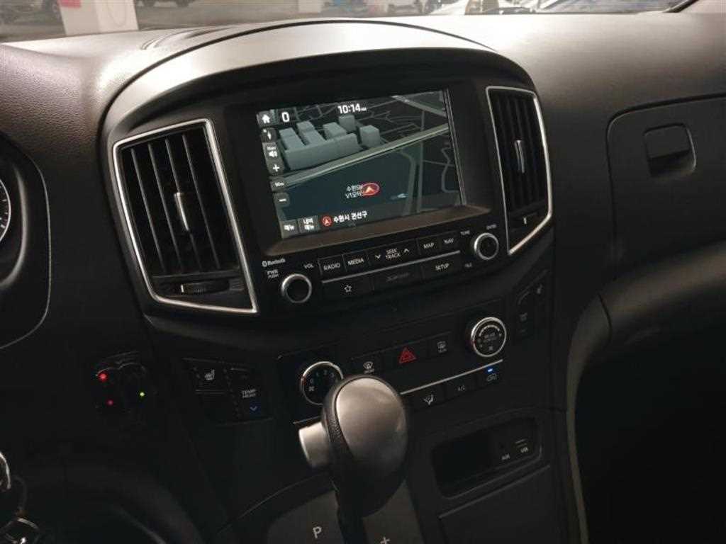 HYUNDAI Starex 2019 Amarillo - Importación desde Corea - HF Imports Iquique - Foto 13