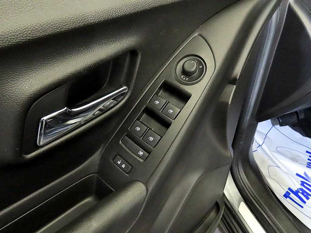 Chevrolet Trax 2018 Gris - Importación desde Corea - HF Imports Iquique - Foto 13