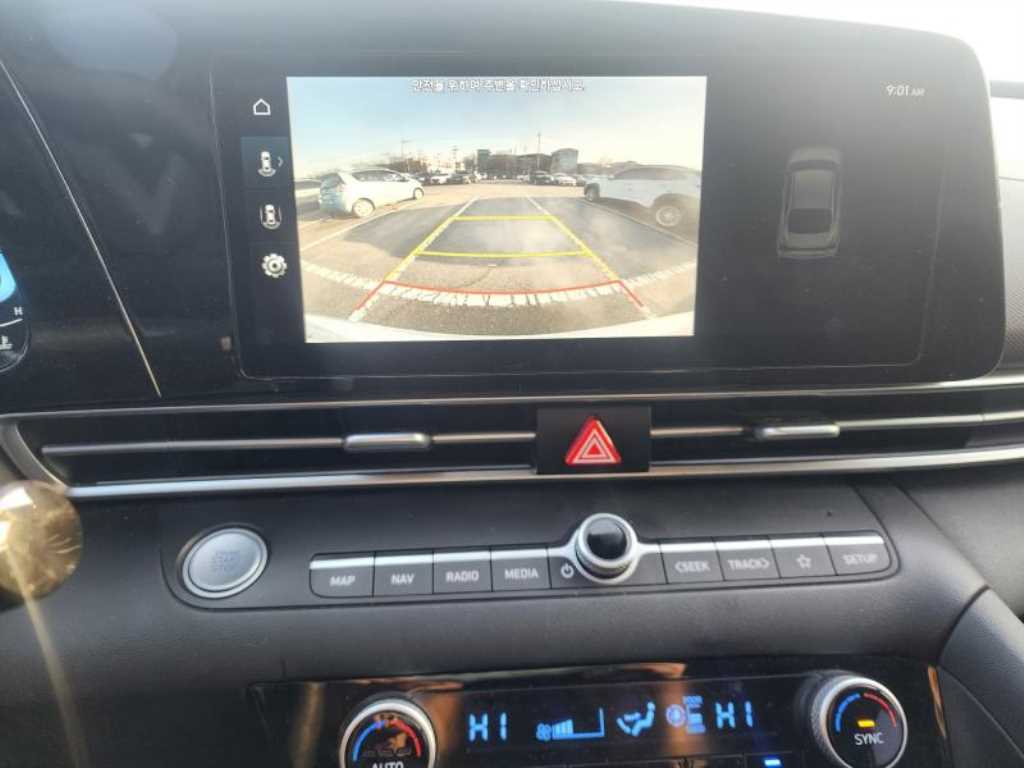 HYUNDAI Avante - Vista 10