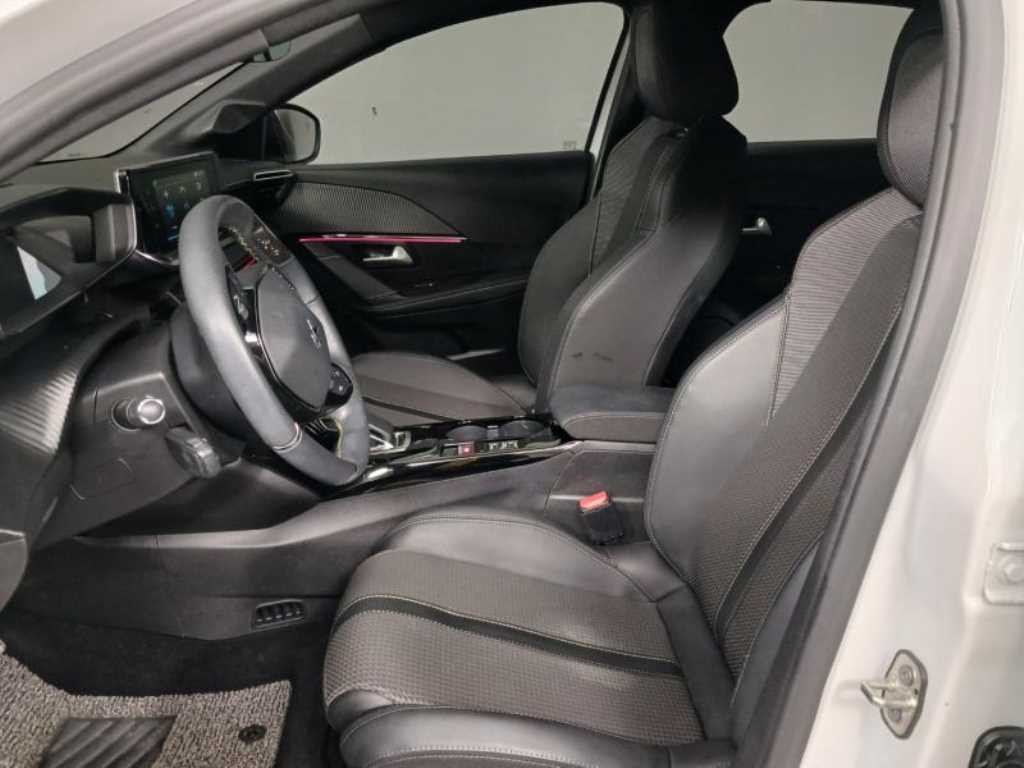 Peugeot 208 - Vista 7